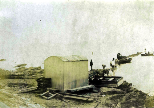 The Leck Pier with its old toilet house.
