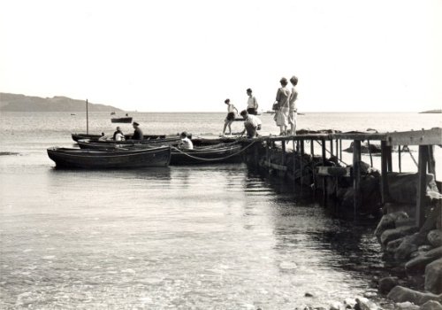 The Leck Pier and boat hirer.