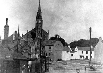 Stevenston High Kirk from the cross, c.1950. William Landborough was born in the manse in the church's grounds.